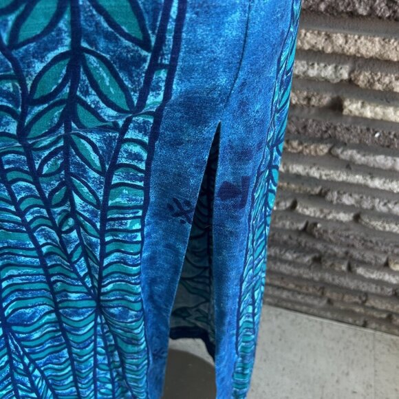 Kiyomi of Hawaii Iolani Vintage Hawaiian Blue Leaf Print Barkcloth Maxi Dress - Picture 7 of 9